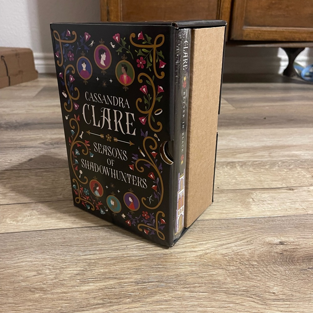 Ltd Ed Cassandra Clare Better in Black book